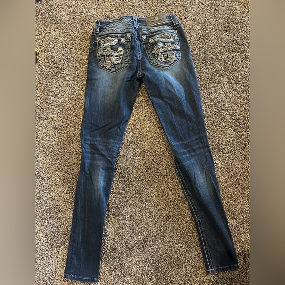 Miss Me Standard Skinny Jeans - Picture 2 of 4